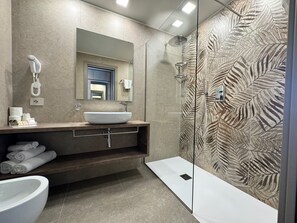 Double Superior New Style | Badezimmer