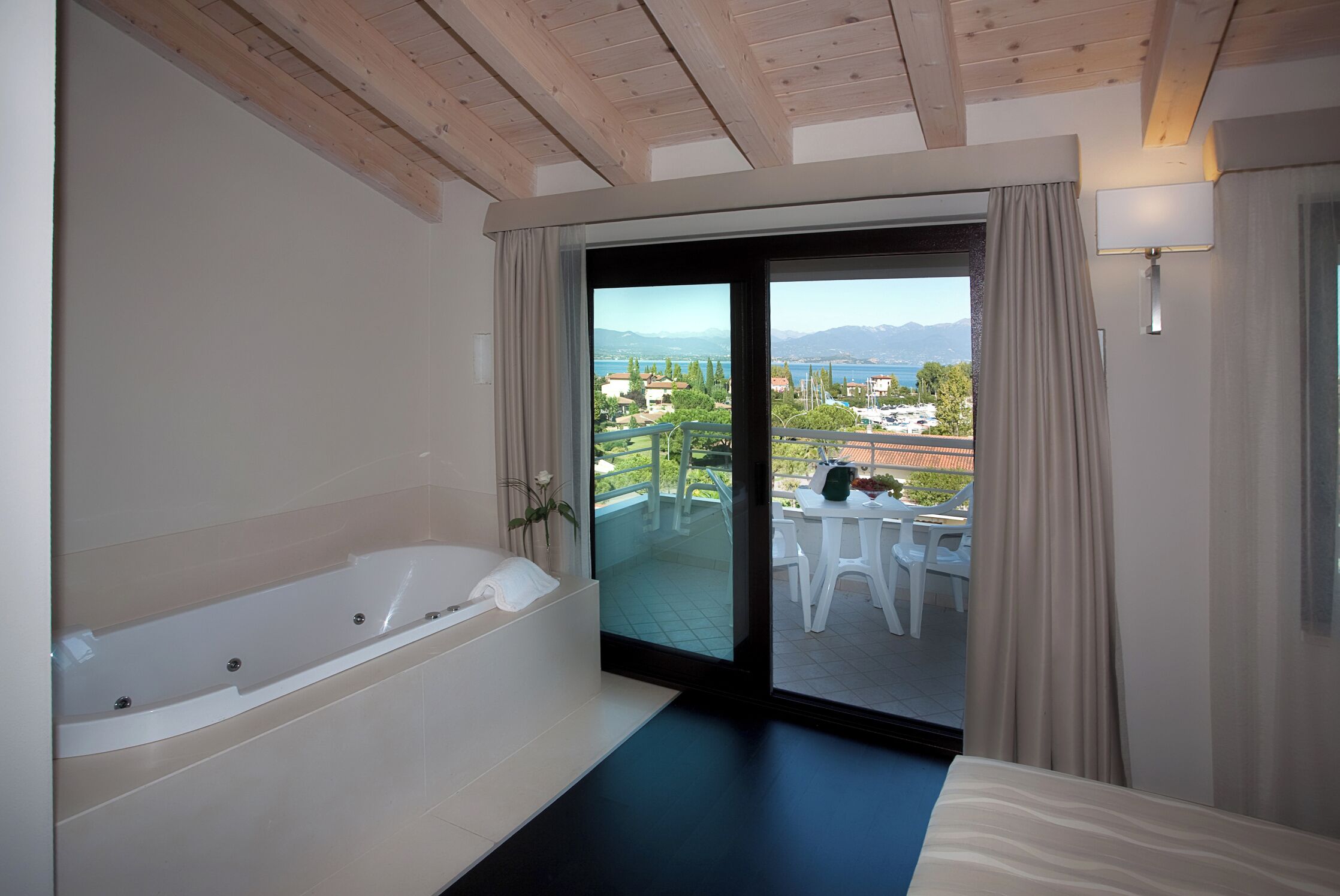 Suite, Lake View | Bathroom | Shower, free toiletries, hair dryer, bidet