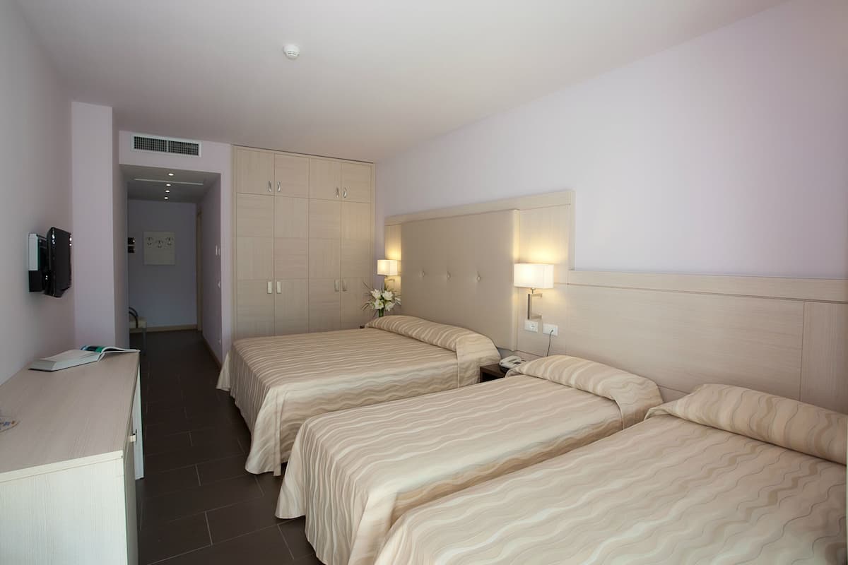 1 bedroom, minibar, in-room safe, blackout drapes