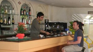 بار (في المنشاة)