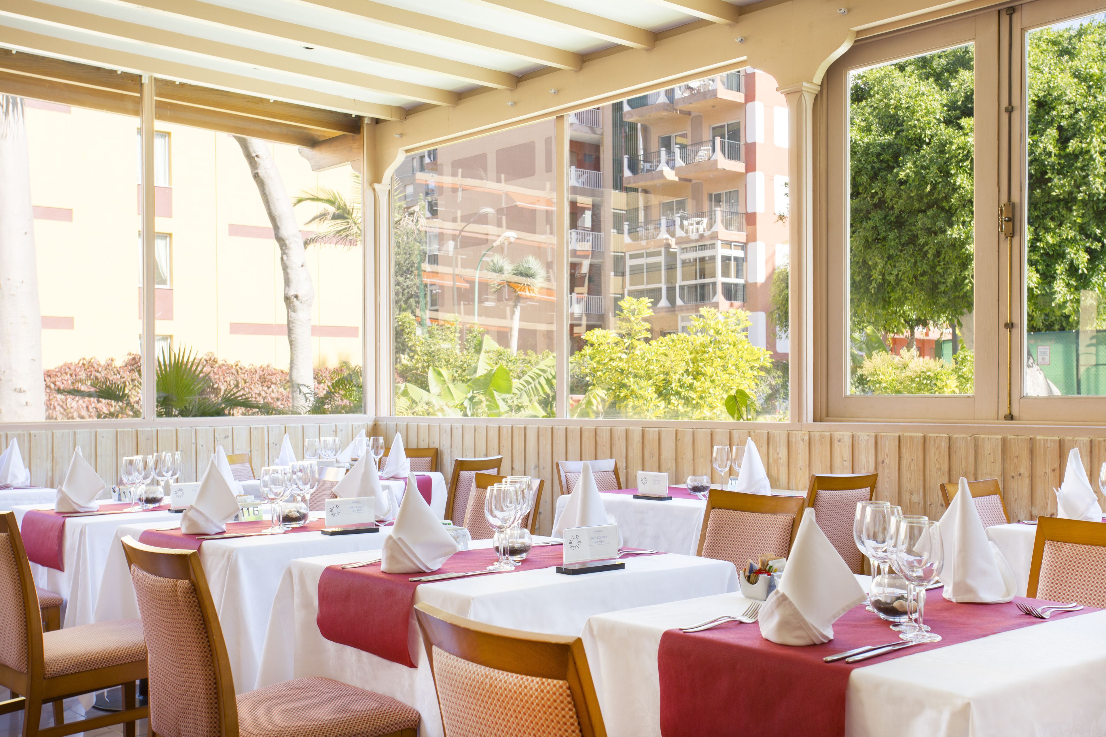 Der serveres morgenmad, frokost og aftensmad