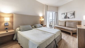 Minibar, in-room safe, desk, laptop workspace - Be Live Adults Only Tenerife (Puerto de la Cruz)