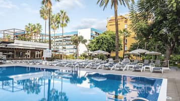 Outdoor pool, sun loungers