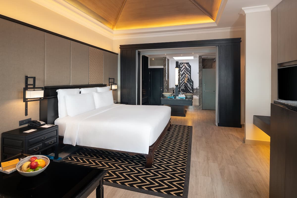 1 bedroom, premium bedding, minibar, in-room safe