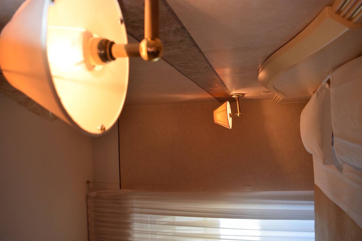 In-room safe, desk, cribs (surcharge), WiFi (free)