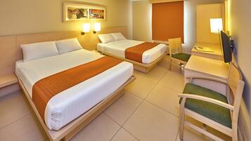 Standard Room, 2 Katil Kelamin (Double) | Meja, seterika/papan seterika, Wi-fi percuma, cadar katil