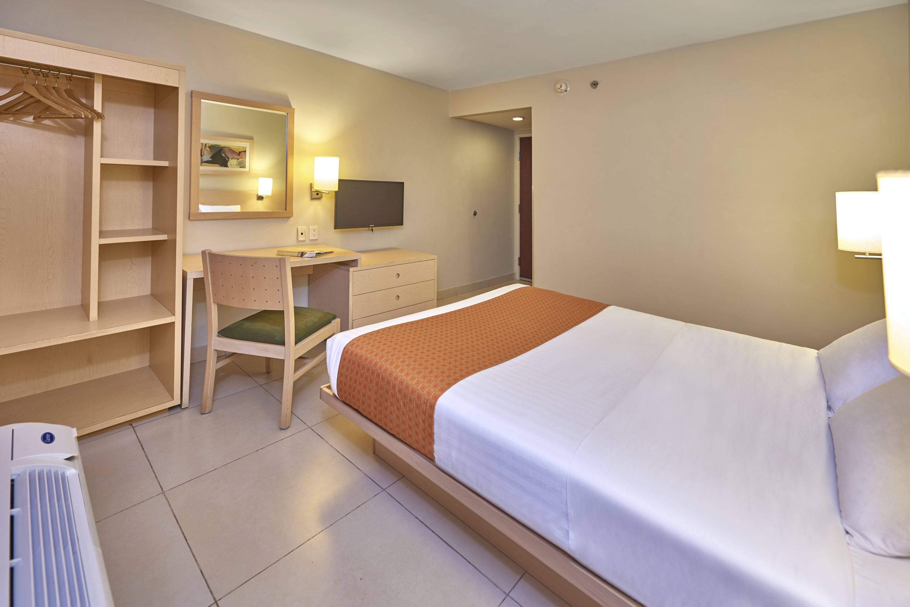 Standard Room, 1 Queen Bed | Desk, iron/ironing board, free WiFi, bed sheets