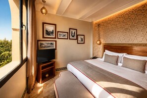 Suite – deluxe | Sengetøy av topp kvalitet, minibar og safe på rommet