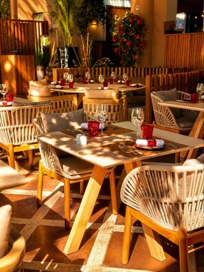 Breakfast, lunch and dinner served - Hivernage Hotel And Spa (Marrakech)