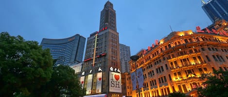 Façade de l’hébergement - soirée/nuit
