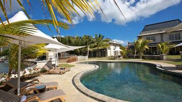 3 bar/lounge, bar tepi kolam renang dan bar pantai