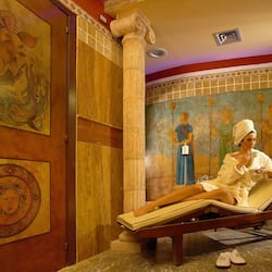 Couples treatment room(s), sauna, hot tub, Turkish bath/hammam