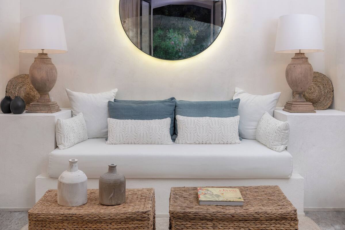 Executive Junior Suite | Sengetøy av topp kvalitet, senger med overmadrass og minibar