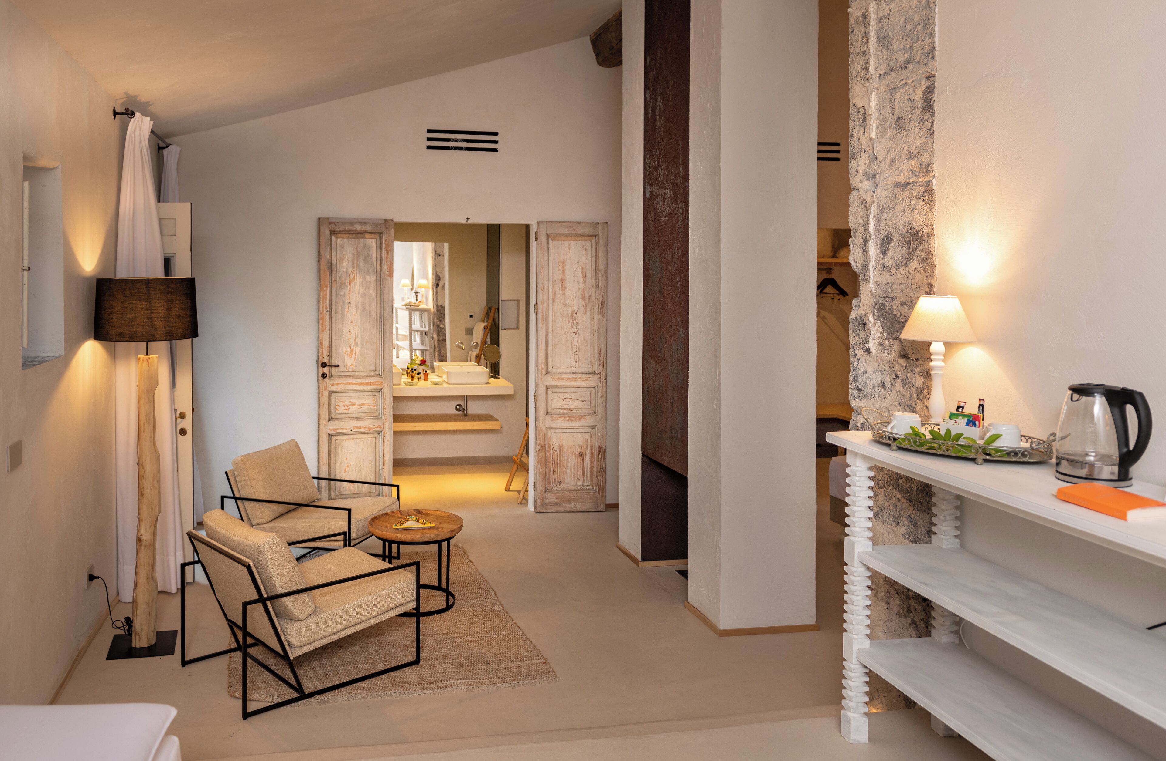 grand suite vinarium | 1 bedroom, premium bedding, pillow-top beds, minibar