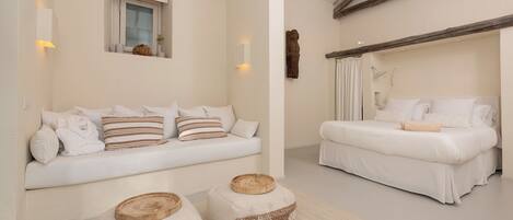 Executive Junior Suite | 1 bedroom, premium bedding, pillow-top beds, minibar