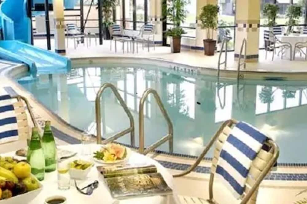 Courtyard by Marriott Toronto Brampton