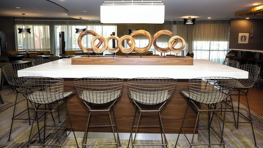 Courtyard by Marriott Toronto Brampton