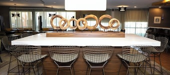 Courtyard by Marriott Toronto Brampton