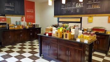 含每日吃到飽早餐