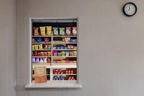 Snack bar - Hampton Inn & Suites Palmdale (Palmdale)