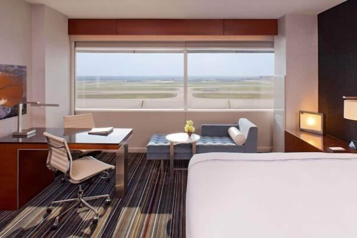 Premium bedding, down duvets, pillow-top beds, minibar