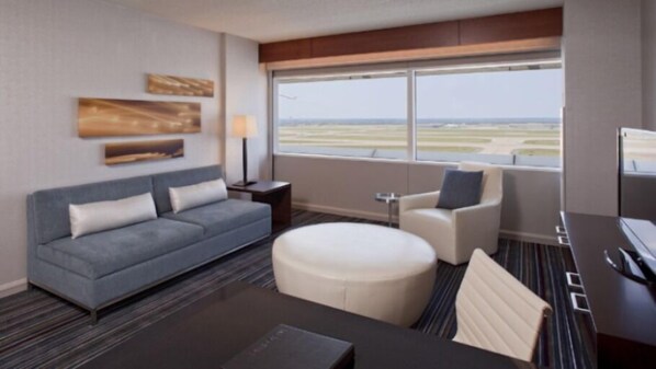 Executive Suite | Living area