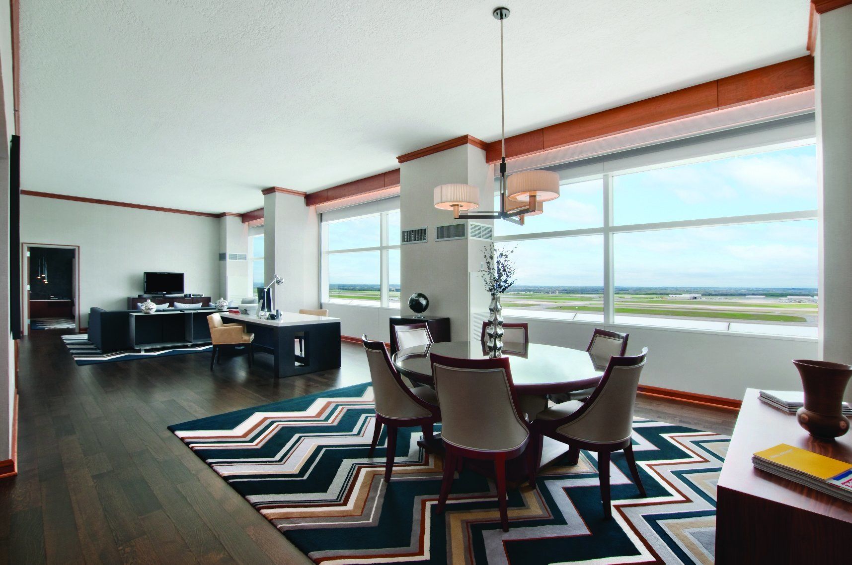 总统客房 | 高档床上用品、羽绒被、加厚床垫、迷你吧