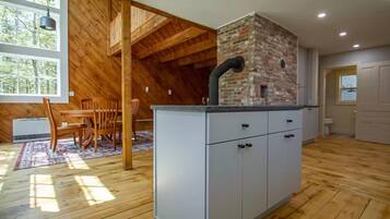 House (No Breakfast) | Dining room