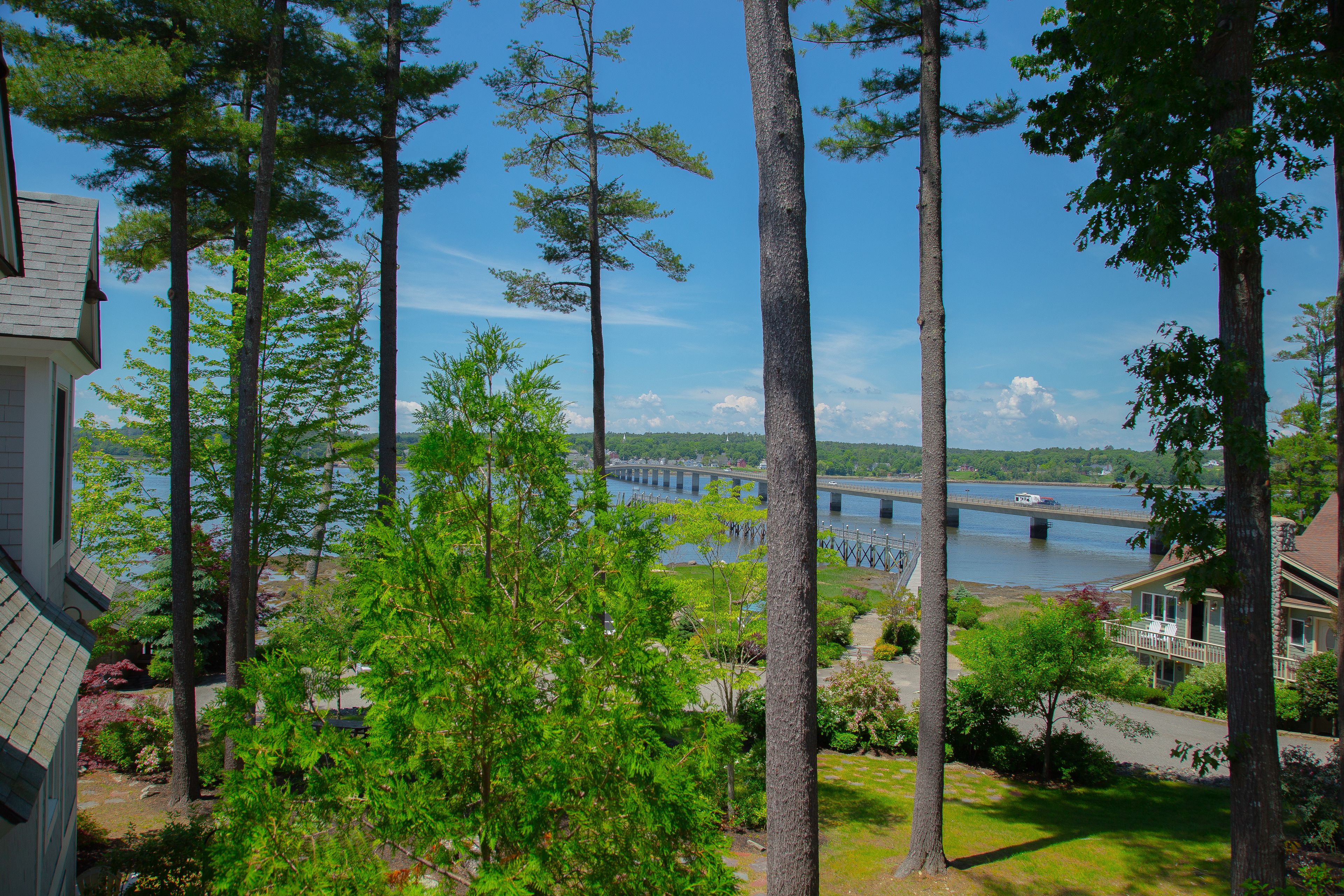 豪華客房, 1 張特大雙人床, 冰箱和微波爐, 河景 |  客房景觀