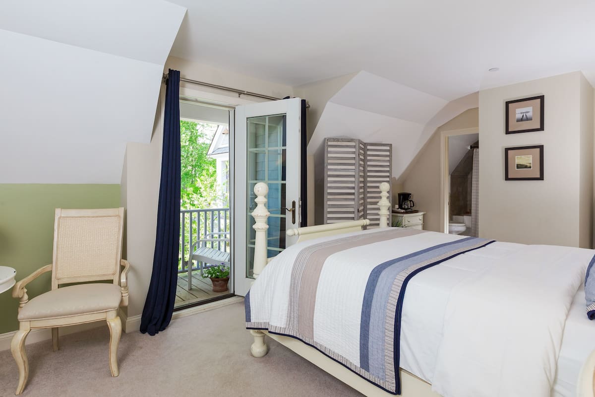 Deluxe-Zimmer, 1 Queen-Bett, Kühlschrank und Mikrowelle | Bettwäsche aus ägyptischer Baumwolle, schallisolierte Zimmer