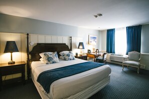 Kamar Deluks | Meja kerja, setrika/meja setrika, Wi-Fi gratis, dan seprai linen