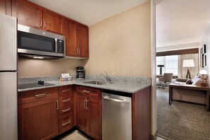 Studio, 1 King Bed with Sofa bed | Private kitchen | Fridge, microwave, stovetop, dishwasher - Residence Inn by Marriott Baltimore Inner Harbor (Baltimore)