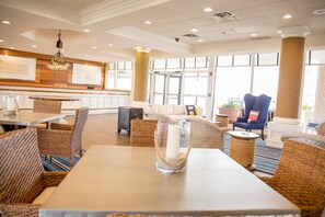 Coin salon dans le hall