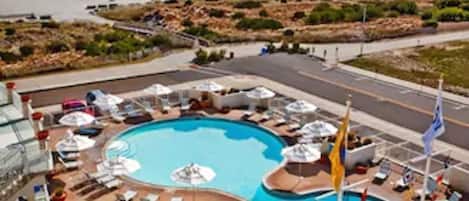 Sesongbasert utendørsbasseng