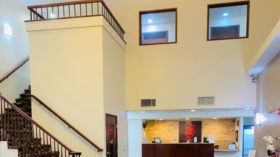 Red Roof Inn & Suites Detroit-Melvindale/ Dearborn