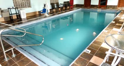 Red Roof Inn & Suites Detroit-Melvindale/ Dearborn