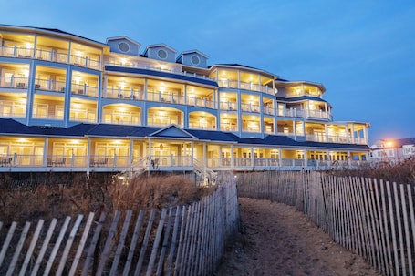 Exterior. Madison Beach Hotel