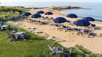 Private beach, sun-loungers, beach umbrellas, beach towels
