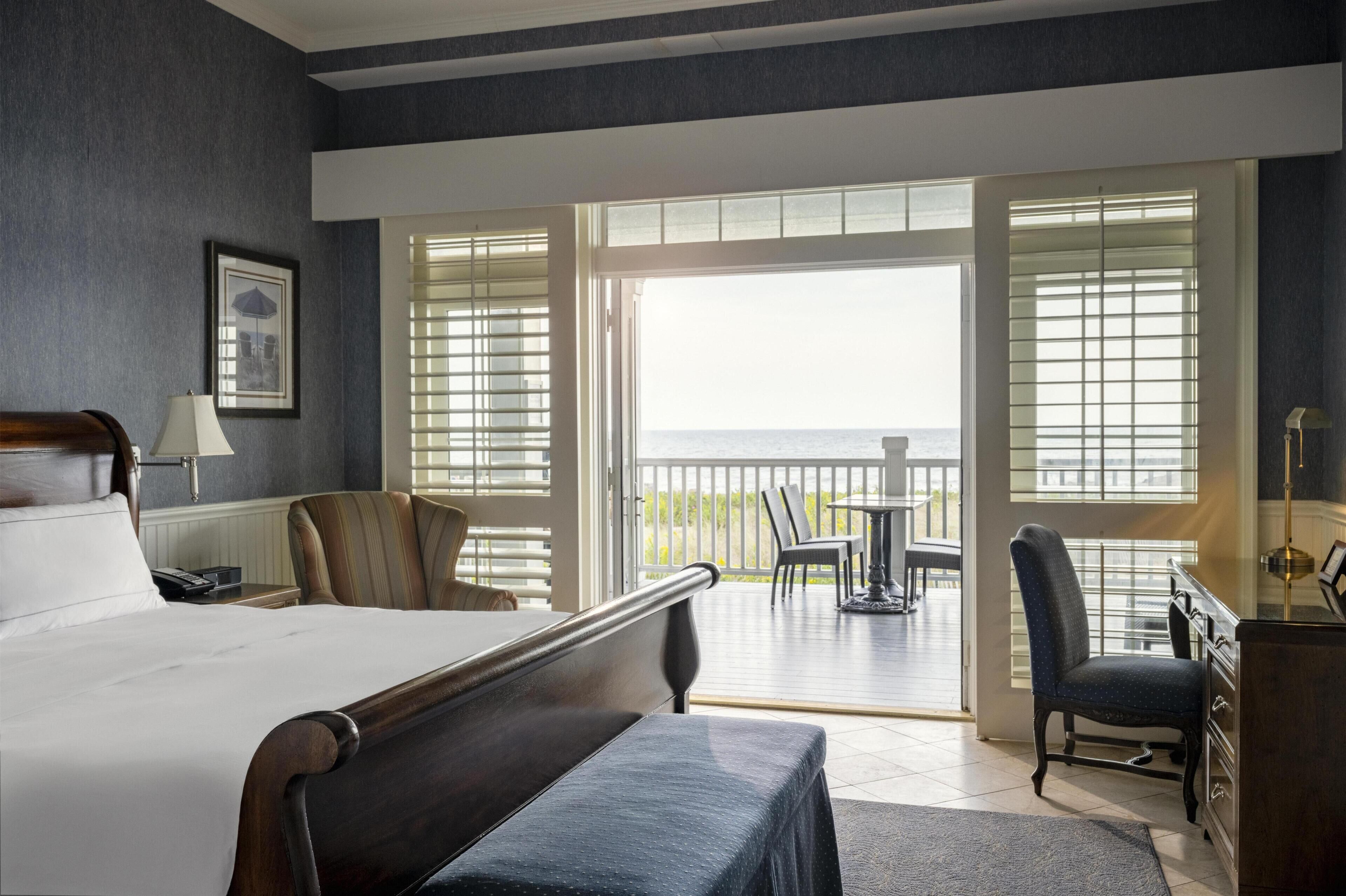 Habitación, 1 cama de matrimonio grande, accesible para personas con discapacidad (Roll In Shower) | Sábanas de algodón egipcio y ropa de cama de alta calidad