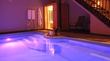 Grand Royal Pool Suite | Tiện nghi tại phòng