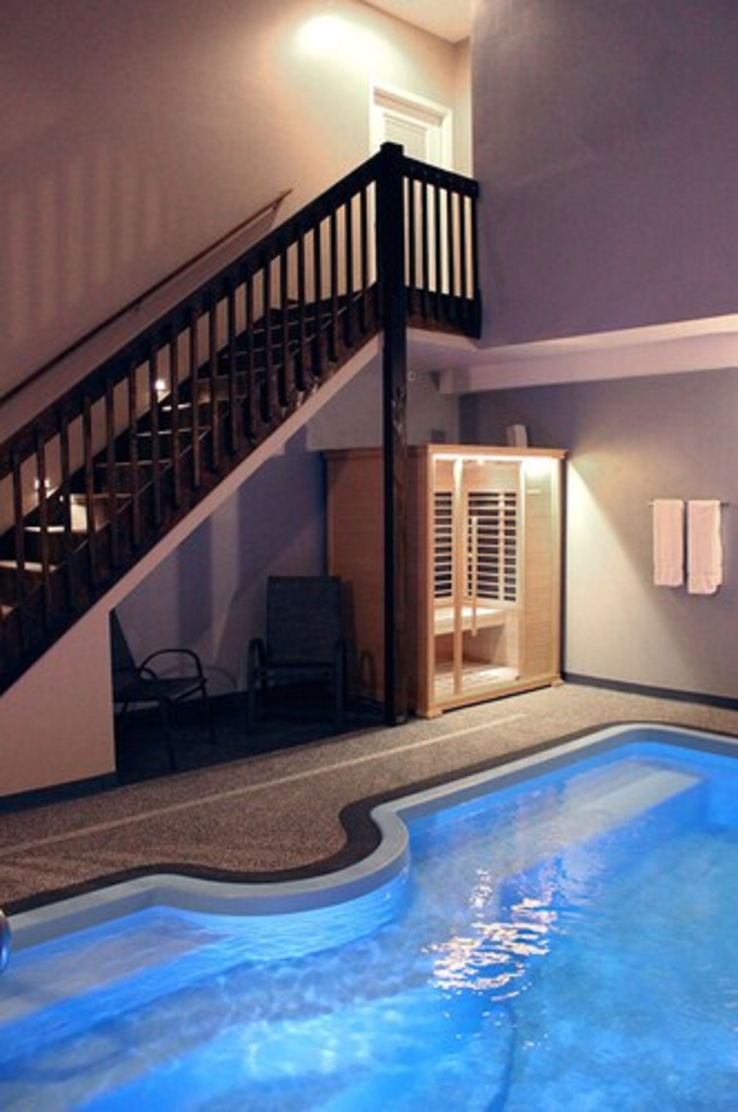 Grand Royal Pool Suite | Egyptian cotton sheets, premium bedding, pillow-top beds