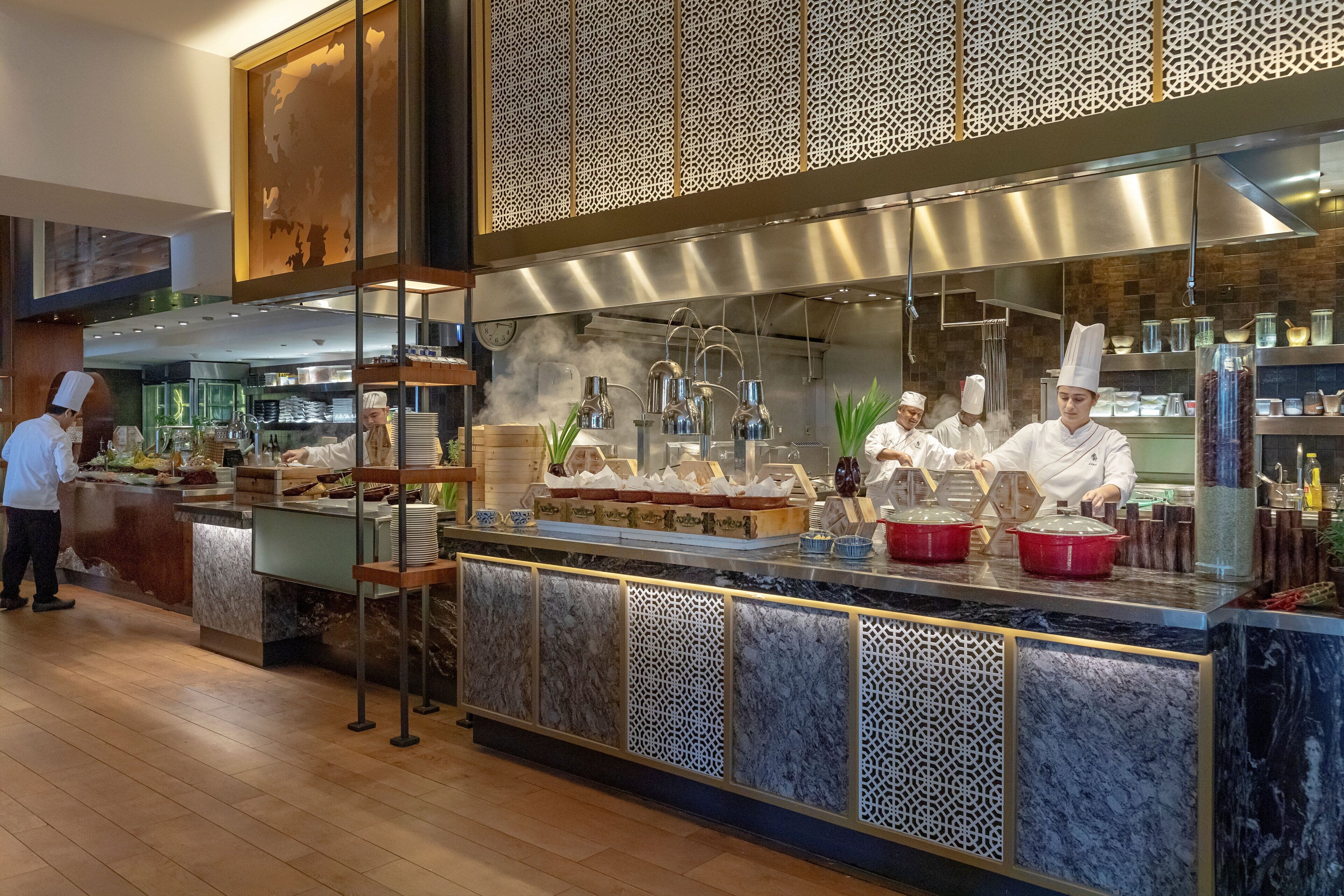 4 restaurants, breakfast served