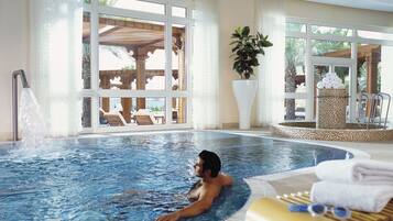 Indoor pool, 5 outdoor pools