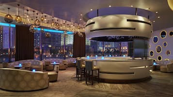 3 bars/lounges, poolside bar
