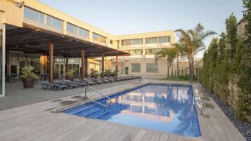 Piscine couverte, piscine extérieure