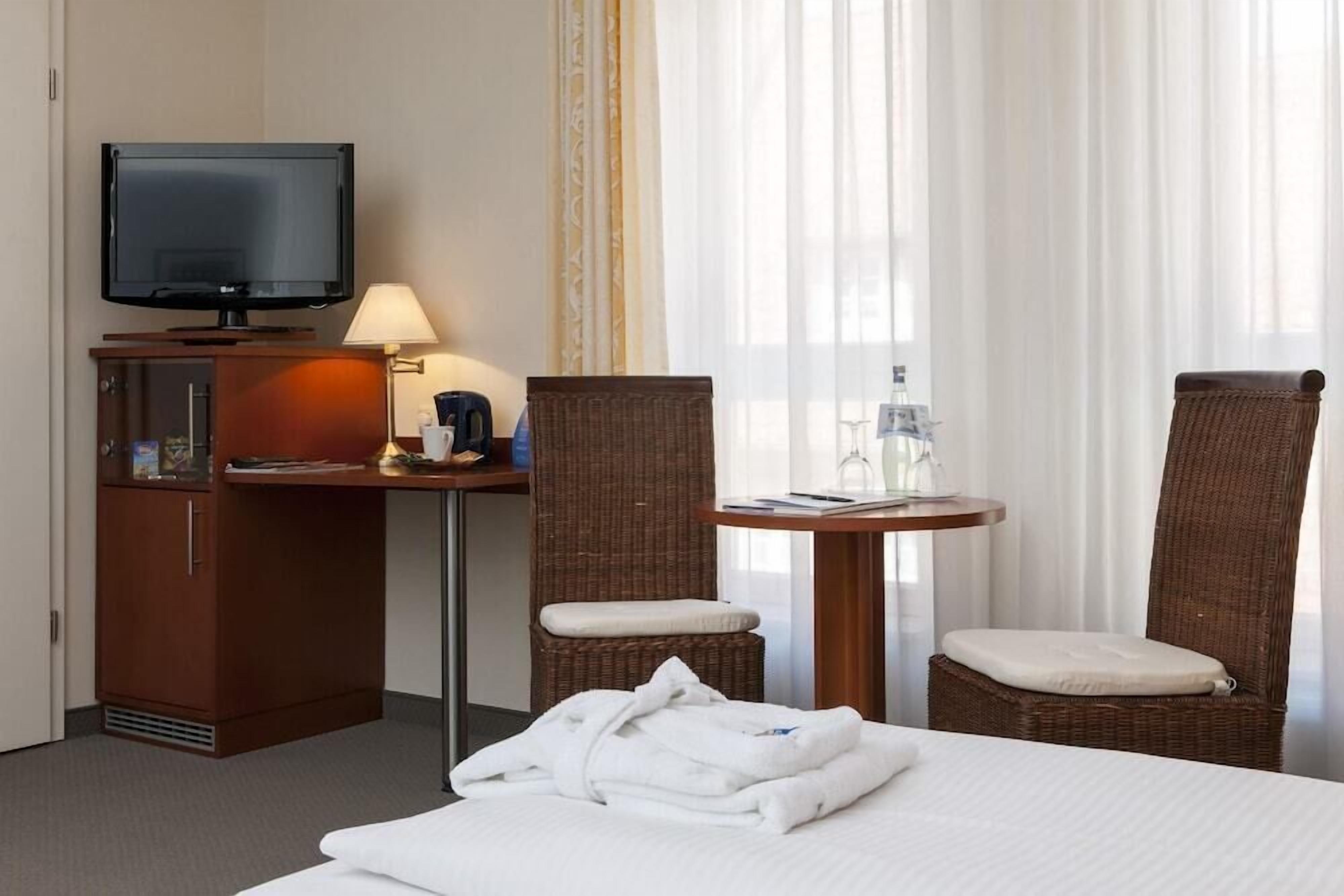 Minibar, in-room safe, individually furnished, free WiFi