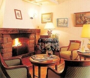 Lobby sitting area - Le Beau Site (OTTROTT)