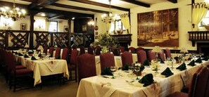 Breakfast, lunch and dinner served - Le Beau Site (OTTROTT)