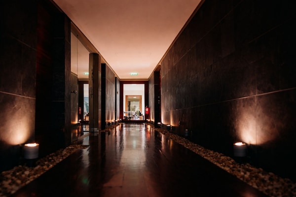 Turkish bath, body treatments, hydrotherapy, aromatherapy, body wraps