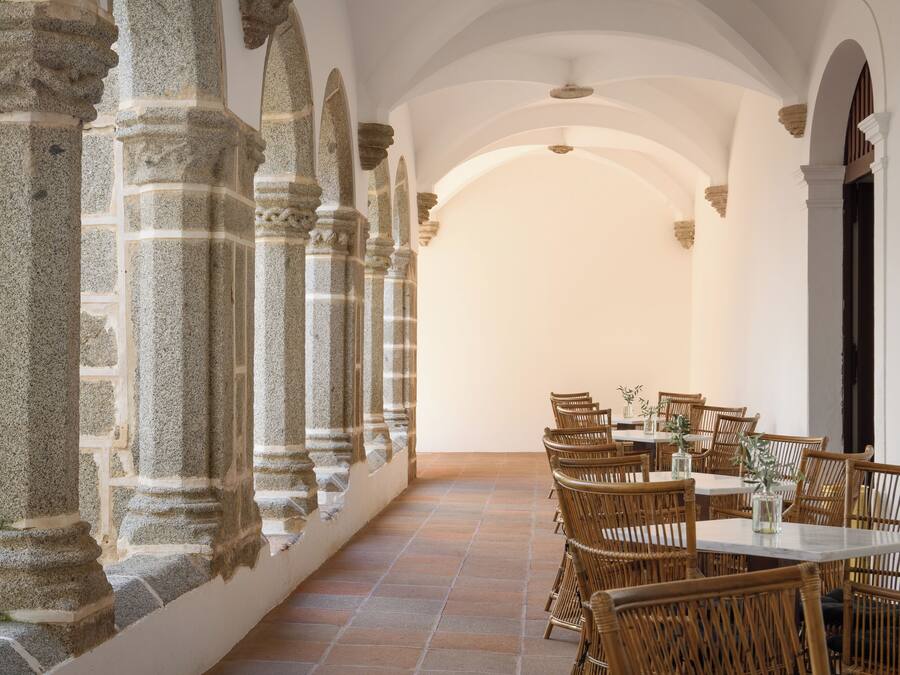 2 baaria, allasbaari